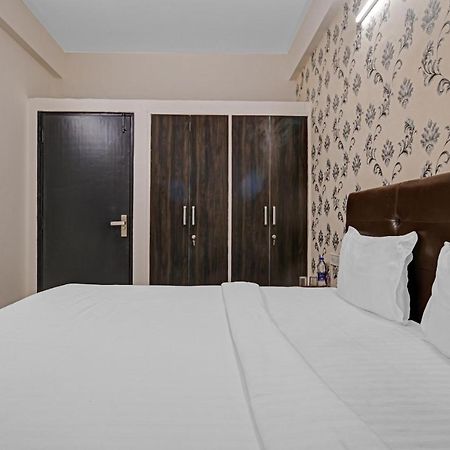 Collection O 84499 Hotel Nakshatra Inn Indaur Kültér fotó