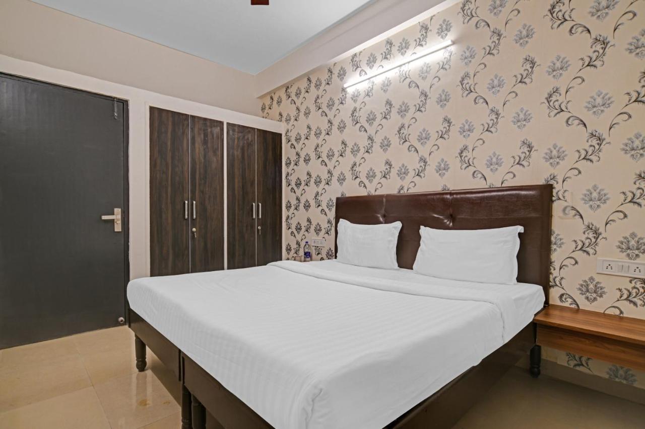 Collection O 84499 Hotel Nakshatra Inn Indaur Kültér fotó