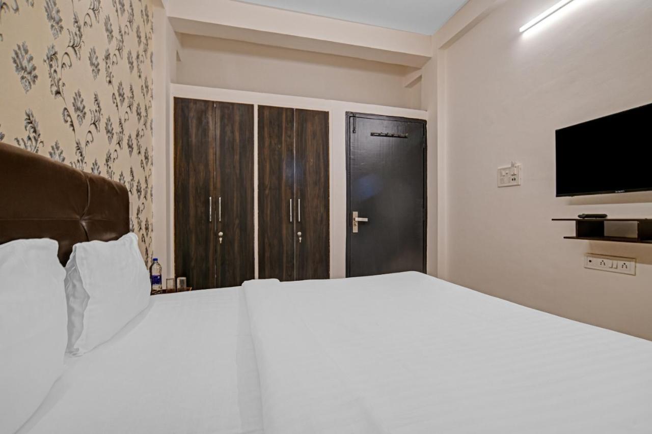 Collection O 84499 Hotel Nakshatra Inn Indaur Kültér fotó