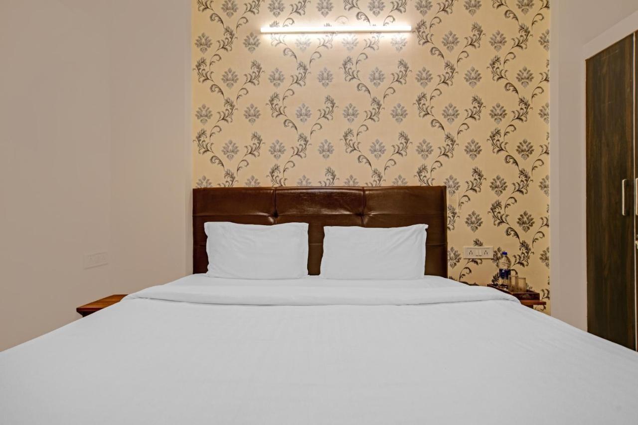Collection O 84499 Hotel Nakshatra Inn Indaur Kültér fotó